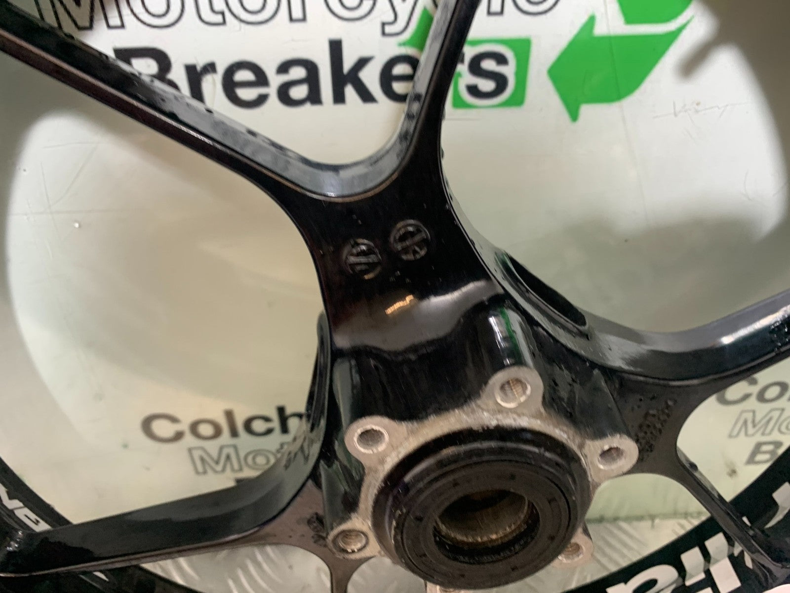 APRILIA TUONO 1000 V4 FRONT WHEEL  YEAR 2013-2014 (CMB1239)