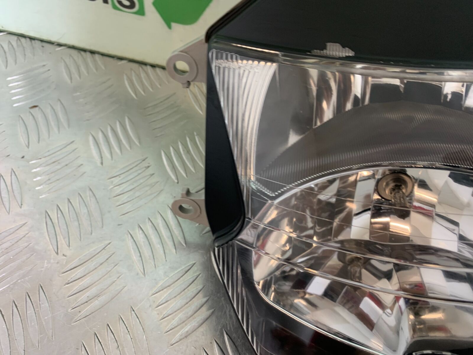 HONDA CBR1100 BLACKBIRD HEADLIGHT  YEAR 1996-1998 (CMB1017)