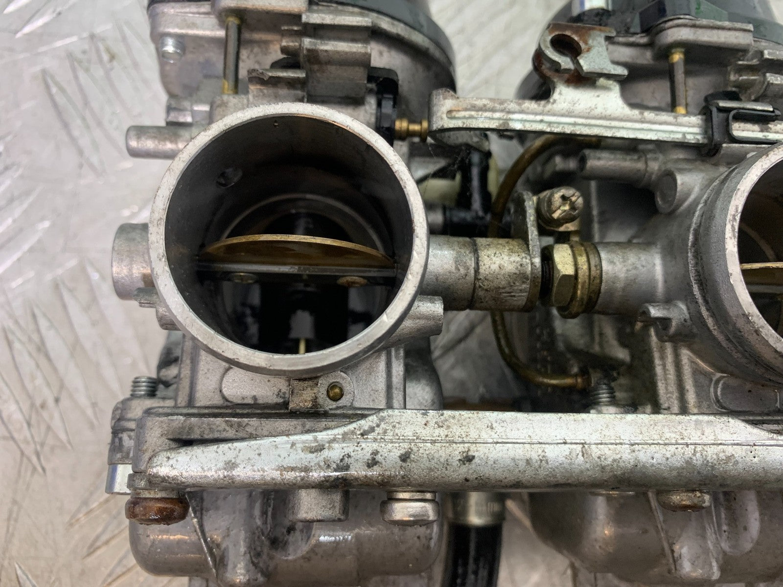 TRIUMPH TROPHY 900 CARBS (SOLD AS PART)  YEAR 1991-95 (CMB1251)