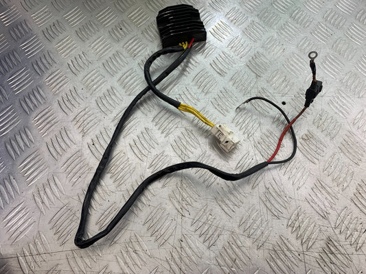 TRIUMPH 955i DAYTONA REGULATOR YEAR 2002-2006 (CMB1229)