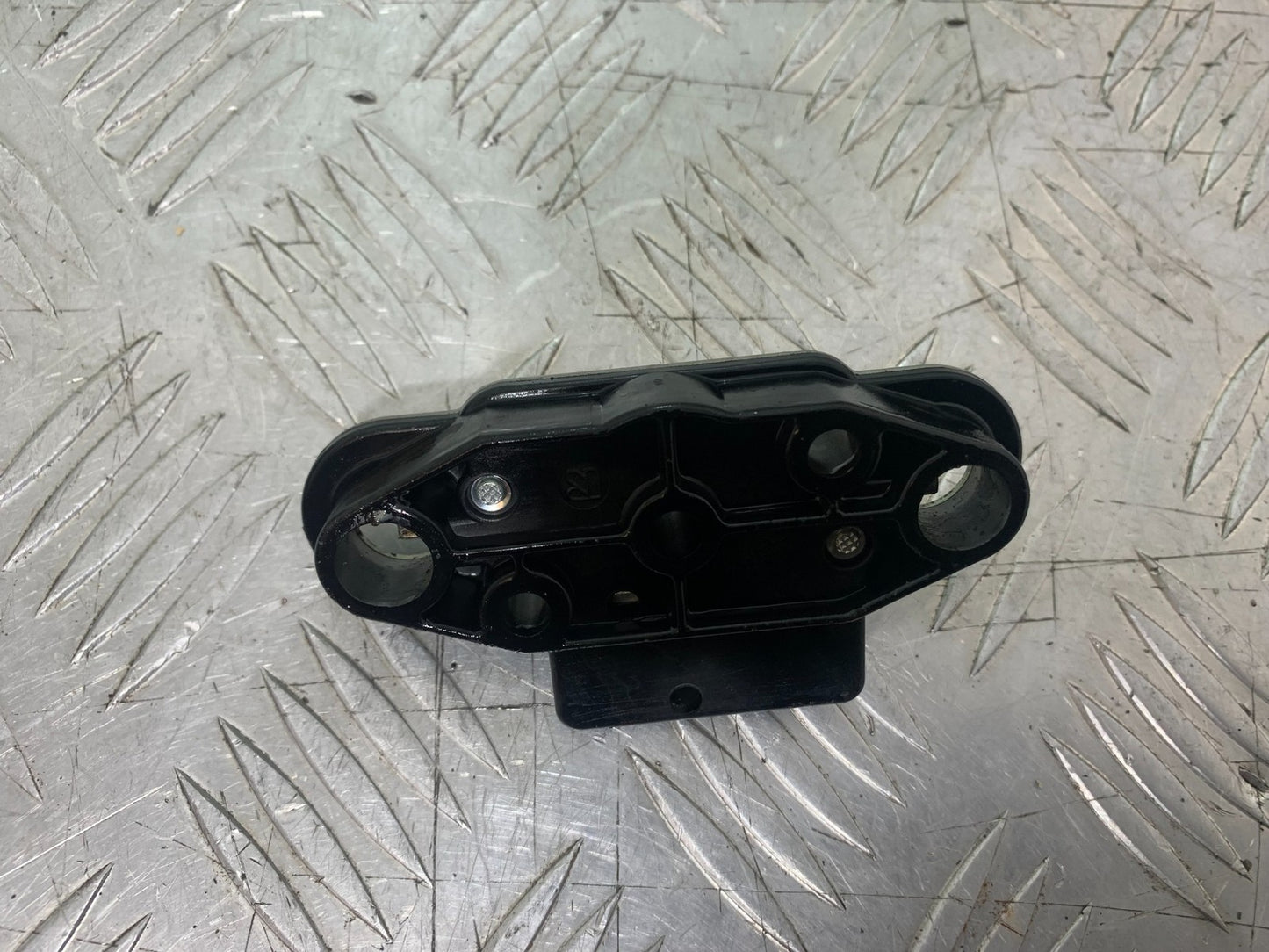 KAWASAKI ZX10R ZX10 R SEAT CATCH 2008-2010 (CMB1206)