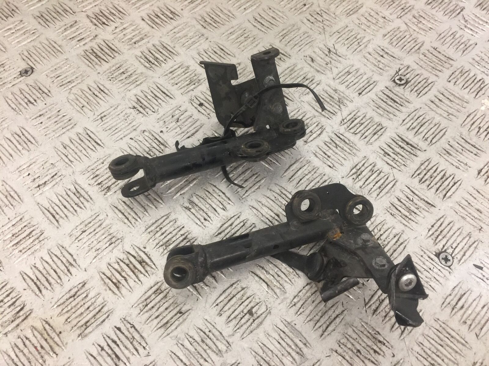 KAWASAKI Z1000 SX LEFT AND RIGHT BRACKETS  YEAR 2011 (STOCK 796)