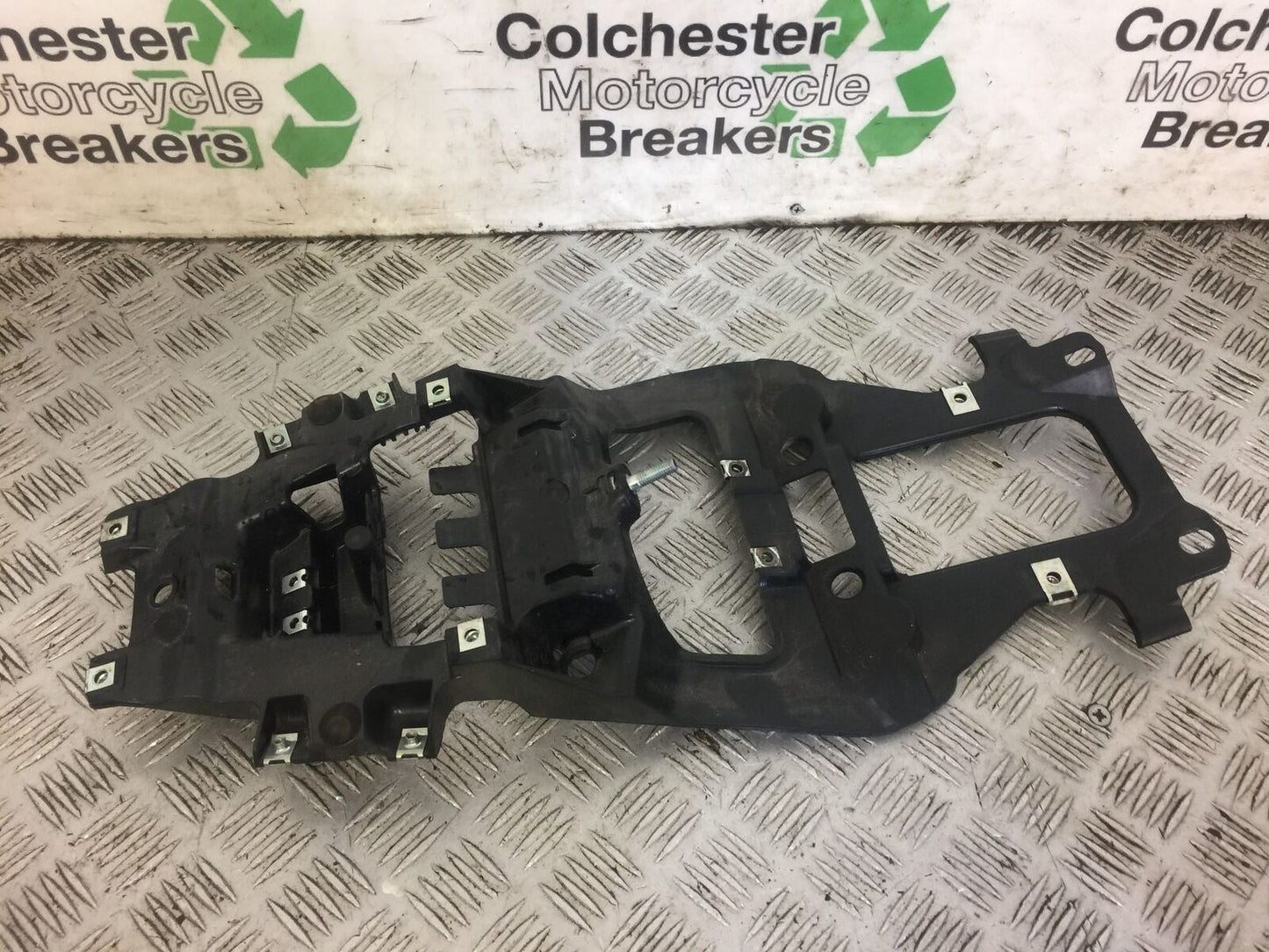 YAMAHA MT 125 MT125 UNDERTRAY  2014-2019 ABS (STOCK 544)
