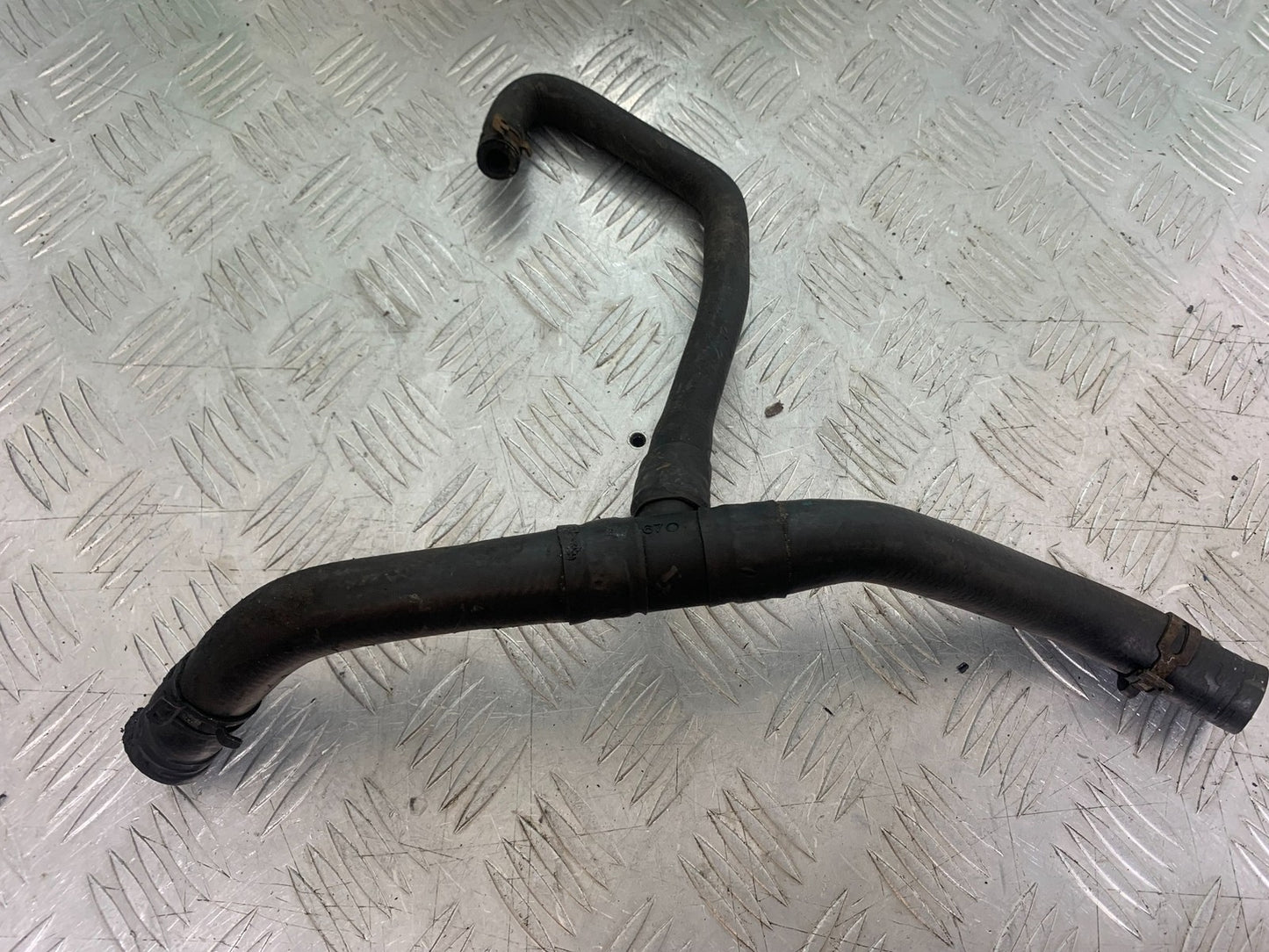 TRIUMPH 675 STREET TRIPLE RADIATOR HOSE 2013-2016 (CMB1186)