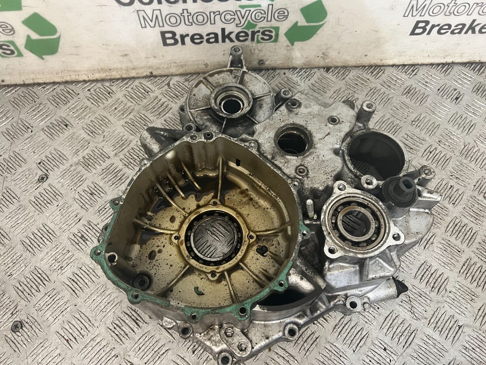 HONDA GL1800 GL 1800 CLUTCH COVER   YEAR 2004 ABS (STOCK 890)