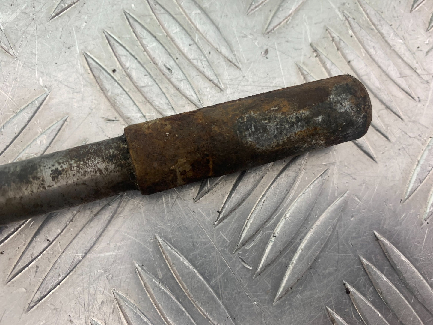 HONDA CX500 CX 500 REAR WHEEL SPINDLE   YEAR 1978 1981 (CMB1137)
