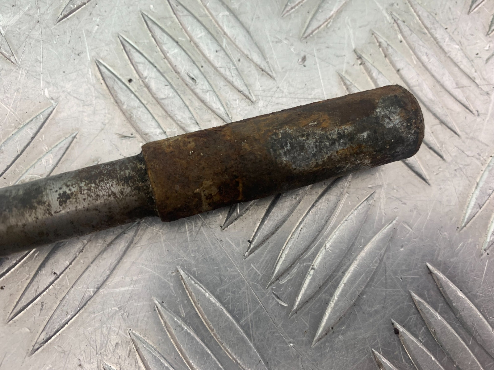 HONDA CX500 CX 500 REAR WHEEL SPINDLE   YEAR 1978 1981 (CMB1137)