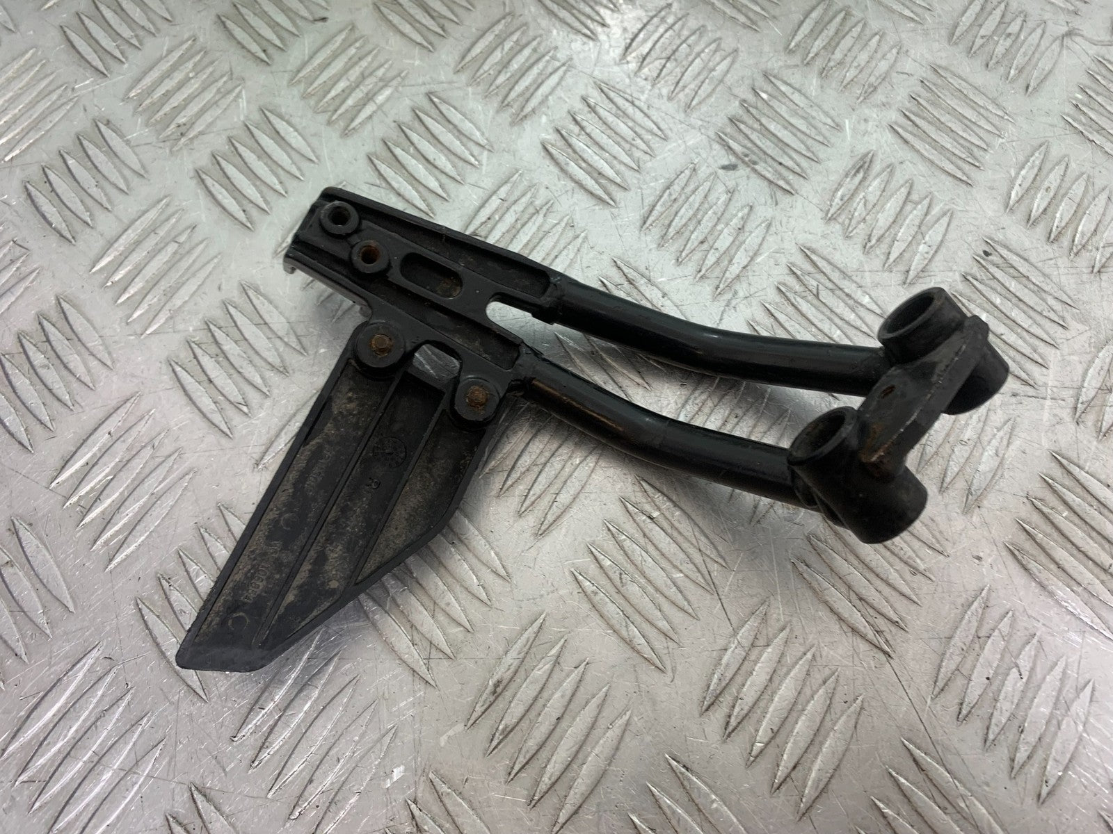 KTM DUKE 390 RIGHT REAR HANGER  YEAR 2017- 2023 (CMB1314)