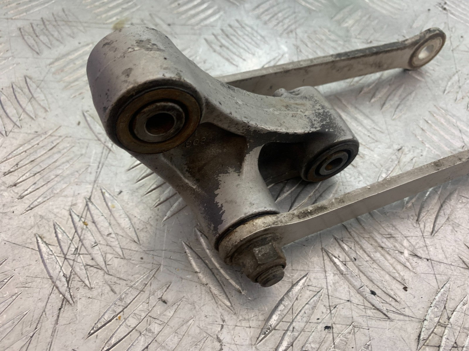 KAWASAKI ZX9R ZX9 C REAR SHOCK LINKAGE  YEAR 1998-99 (CMB1213)