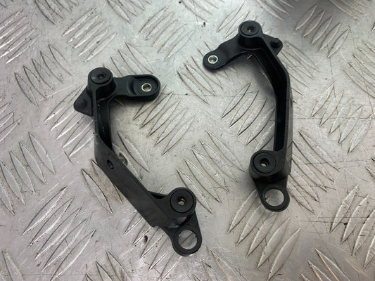 YAMAHA YZF R1 14 B BIG BANG LEFT & RIGHT BRACKETS  2009-14 (CMB1175)