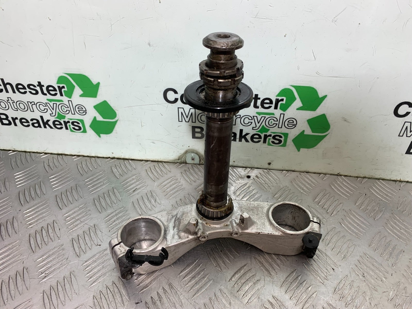 KAWASAKI GTR1400 GTR 1400 BOTTOM YOKE YEAR 2007-2009 (CMB1306)