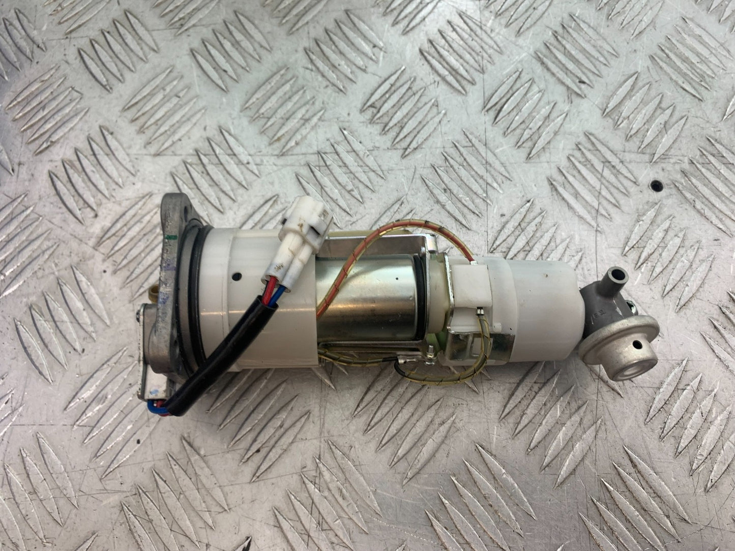 KTM 1290 SUPER DUKE R PETROL PUMP YEAR 2020-2024 (CMB1272)