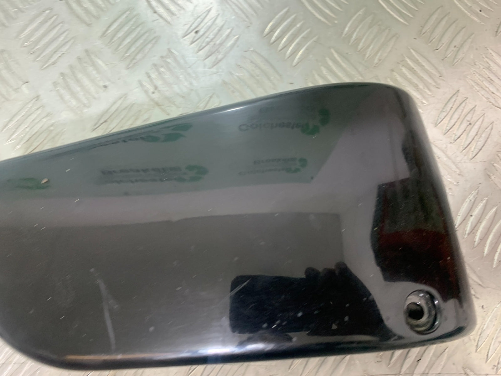 KAWASAKI VN1500 CLASSIC SEAT SIDE PANEL  YEAR 1999 -2006 (CMB1166)