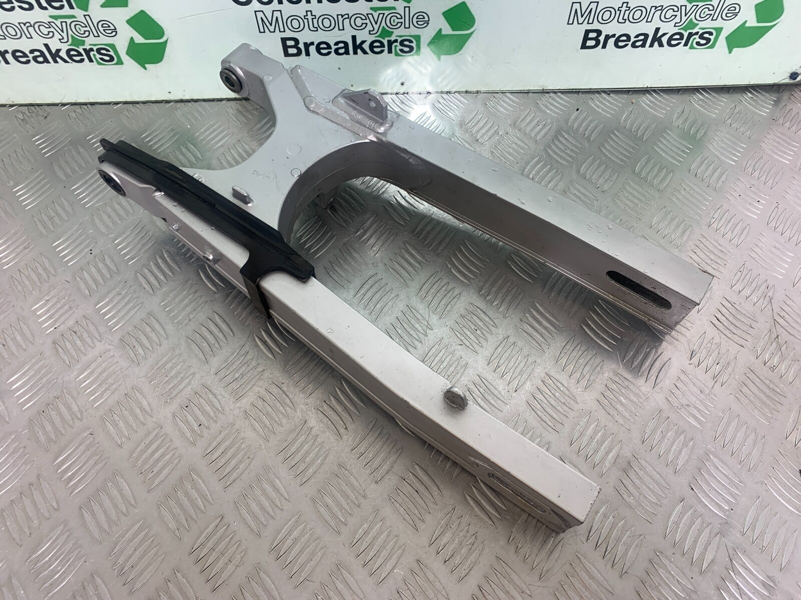 HONDA VFR400 VFR 400 NC21 SWINGARM   YEAR 1986-87 (CMB1043)