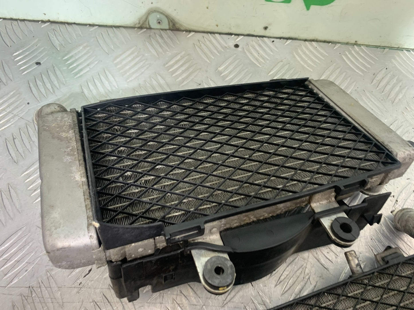 HONDA VFR800 PRE V-TEC LEFT AND RIGHT RADIATORS   YEAR 1998-2001 (CMB1233)