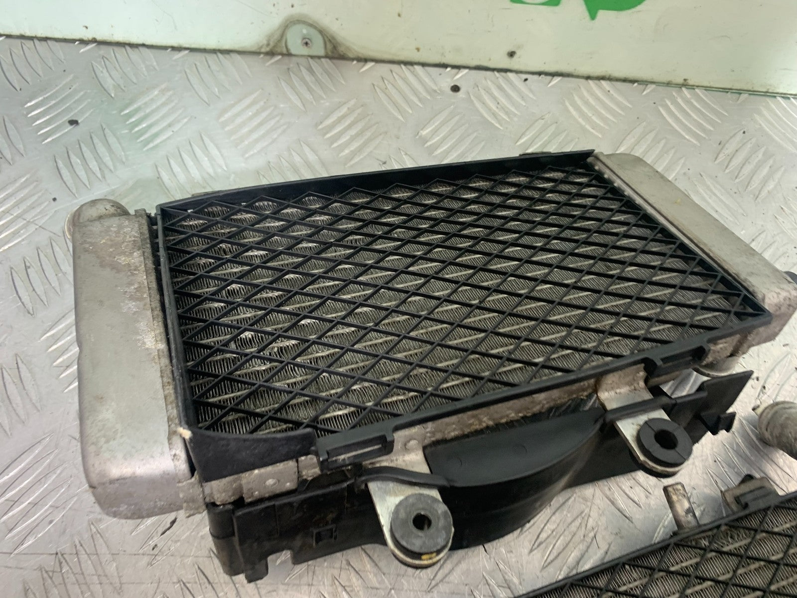 HONDA VFR800 PRE V-TEC LEFT AND RIGHT RADIATORS   YEAR 1998-2001 (CMB1233)