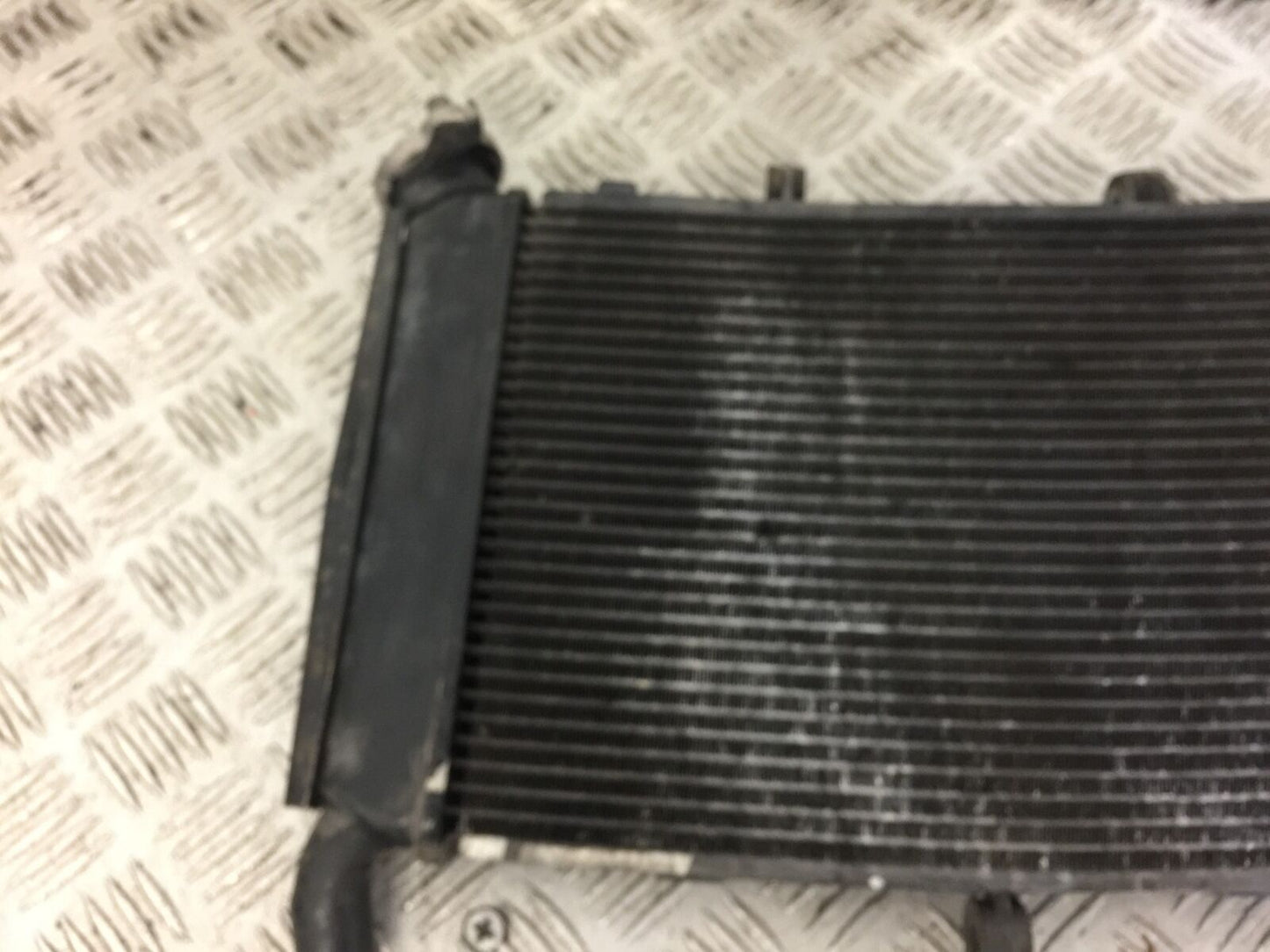 YAMAHA FZ6 S2 RADIATOR   YEAR 2007 (STOCK 547)