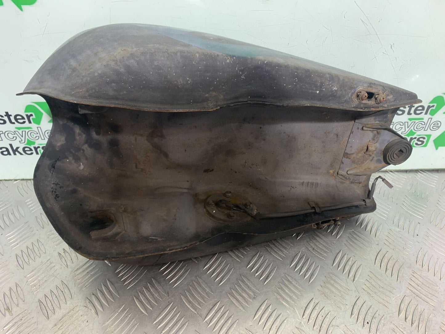 YAMAHA XS1100 MIDNIGHT SPECIAL PETROL TANK  YEAR 1980-1982 (CMB1122)