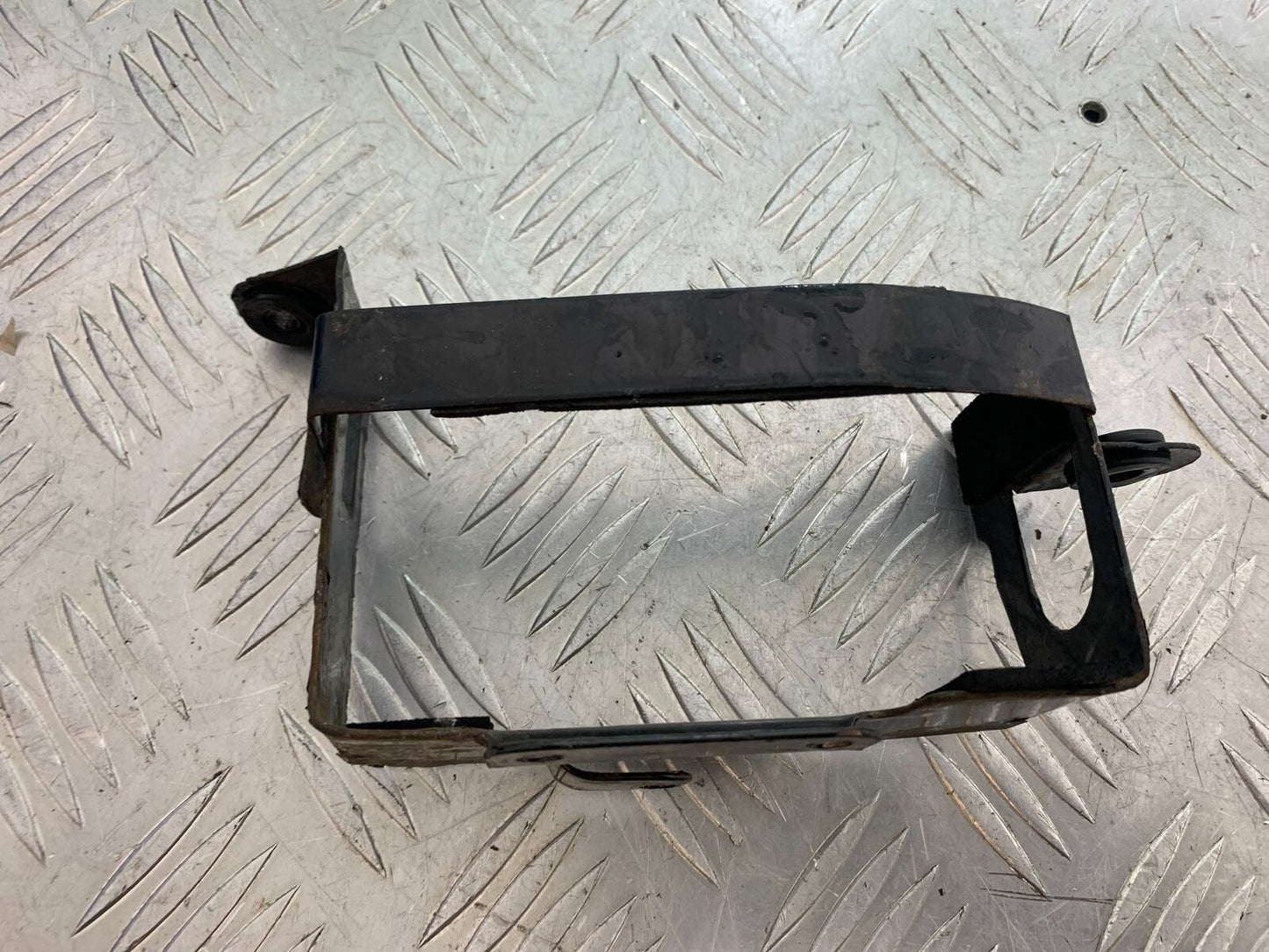 MUTT GT-SS 125 BATTERY BOX  YEAR 2020- 2024 (CMB1085)