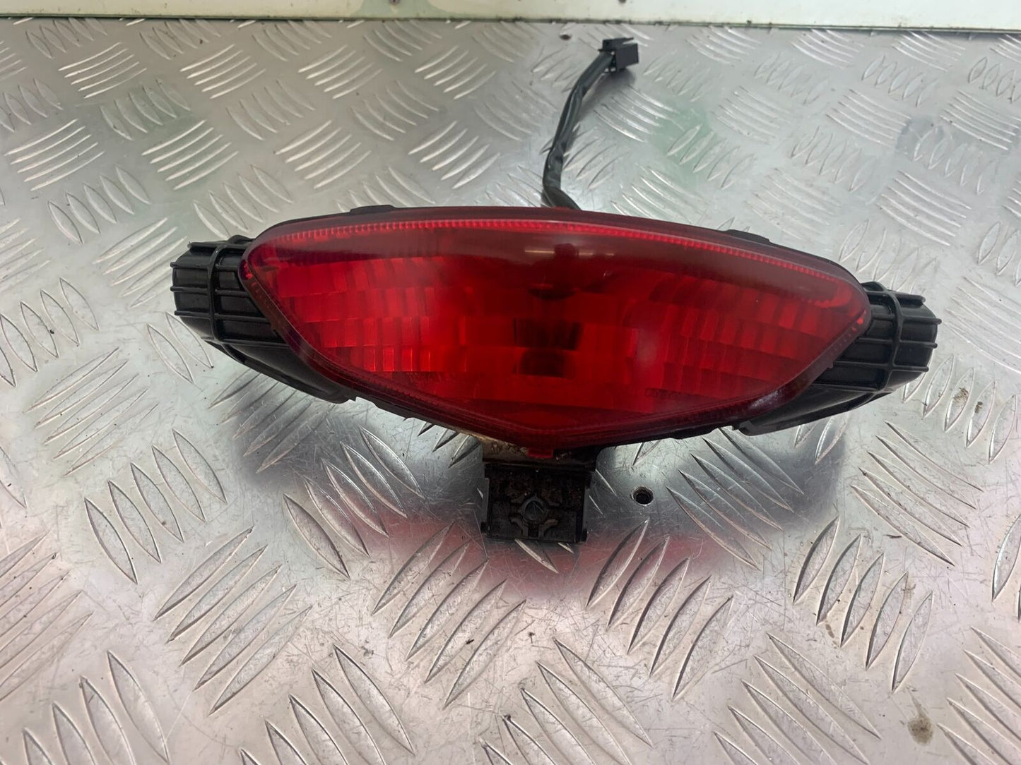 SUZUKI DL 650 V-STROM REAR LIGHT   YEAR 2016 (STOCK 996)