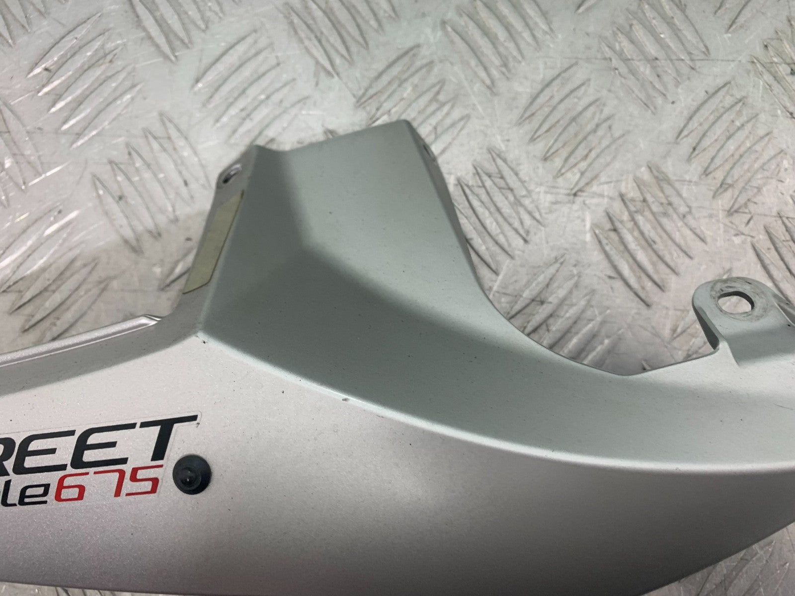 TRIUMPH 675 STREET TRIPLE RX RIGHT SEAT PANEL 2015-2017 (CMB1299)