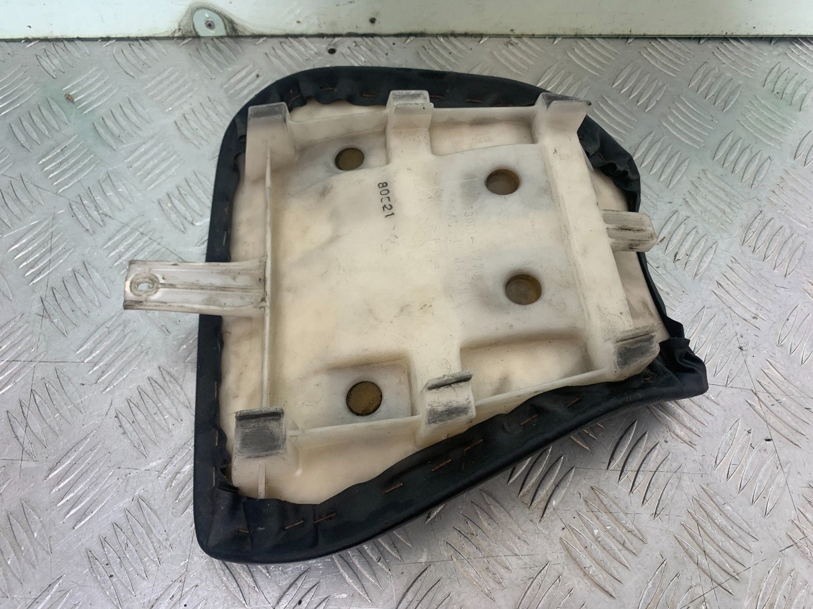 KAWASAKI ZX6R ZX6 F FRONT SEAT  YEAR 1995-1997 (CMB1169)