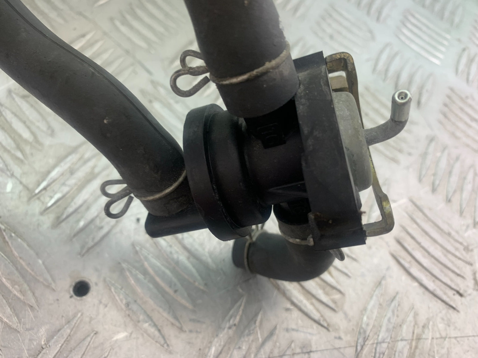 HONDA VTX1300 S-6 AIR VALVE  YEAR 2004-09 (CMB1159)