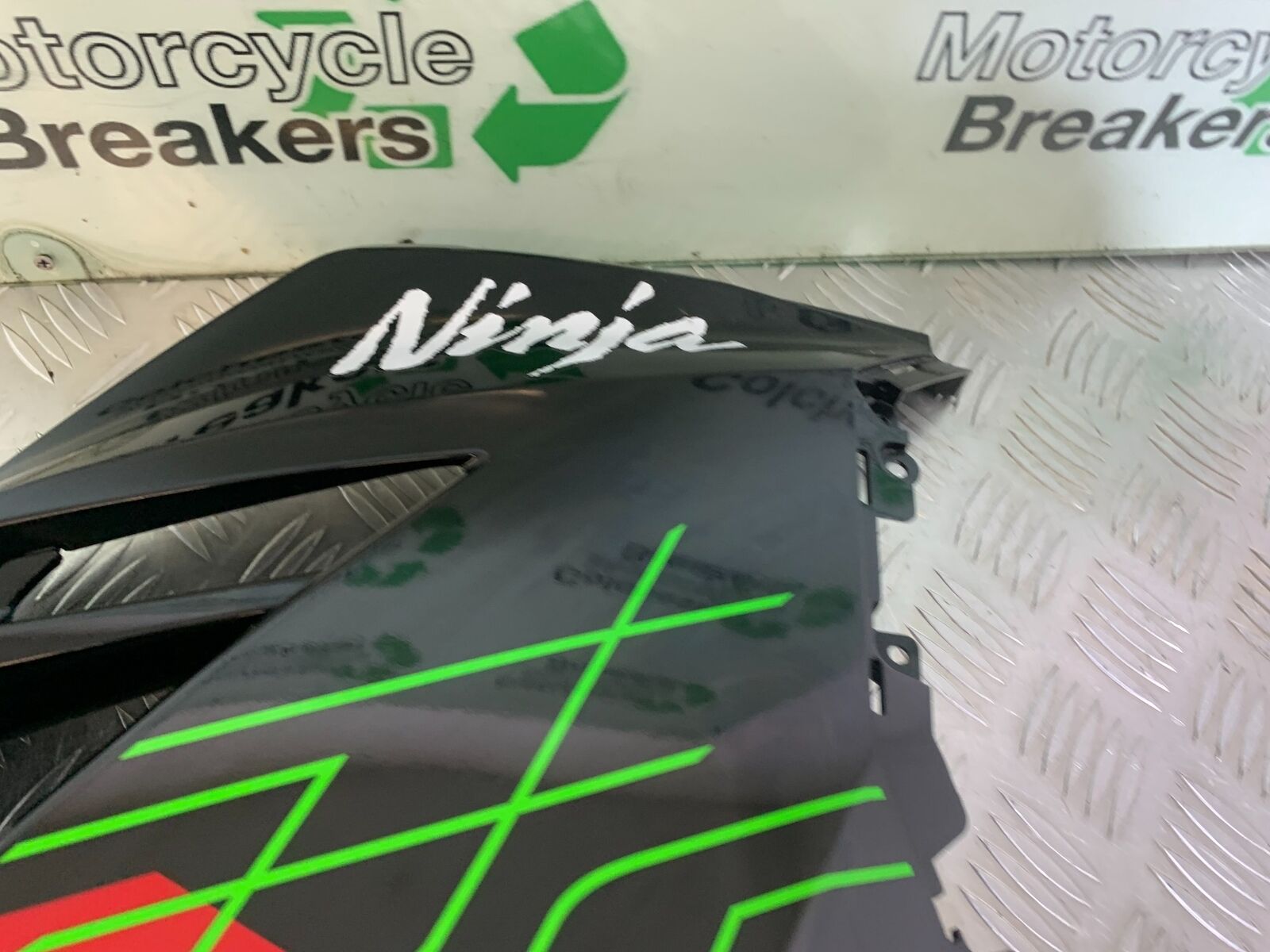 KAWASAKI NINJA 400 EX 400 RIGHT FAIRING PANEL  YEAR 2024 (CMB1075)