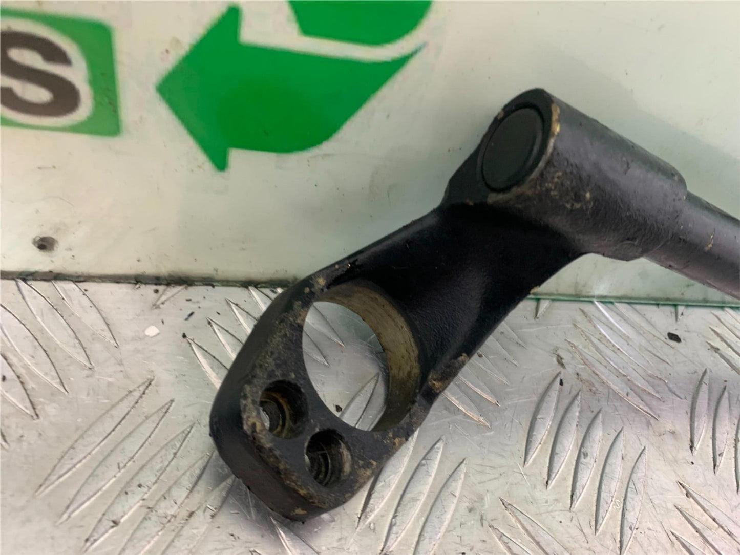 TRIUMPH TROPHY 900 RIGHT HANDLBAR   YEAR 1991-95 (CMB1251)