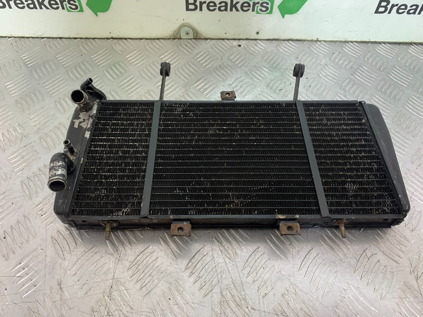 TRIUMPH 955i SPRINT ST RADIATOR YEAR 1999-04 (CMB1230)