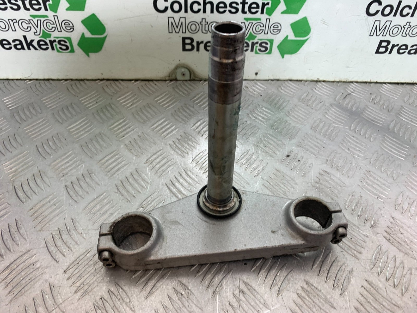 TRIUMPH 1050 SPRINT ST BOTTOM YOKE 2003-2011 (CMB1285)