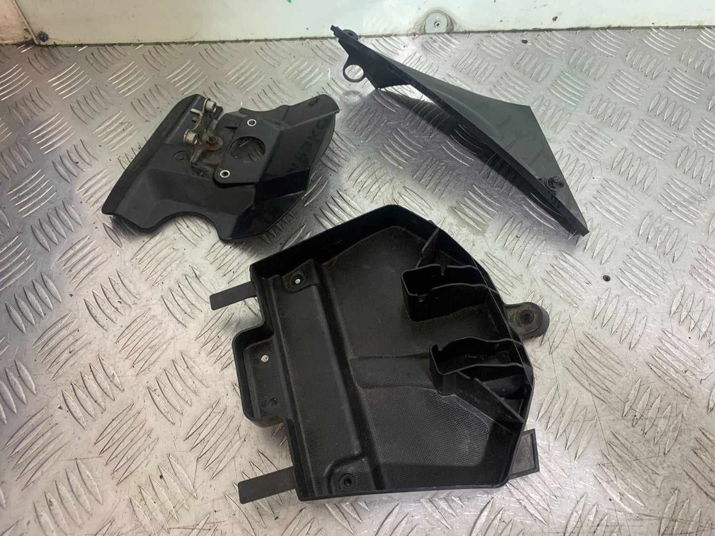 KAWASAKI GTR1400 GTR 1400 INFILL PANELS  YEAR 2007-2009 (CMB1174)
