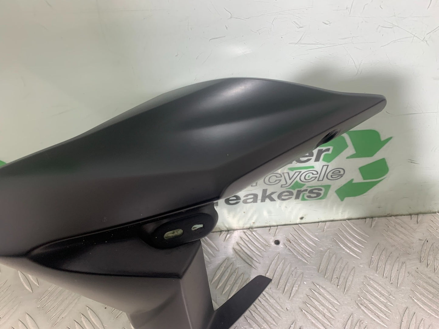TRIUMPH 675 STREET TRIPLE RX LEFT RADIATOR COWL  2015-2017 (CMB1299)