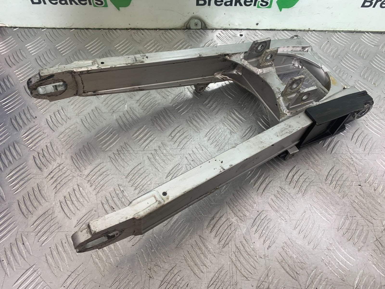 KAWASAKI GPZ600 GPZ 600 SWINGARM YEAR 1988-90 (CMB1258)