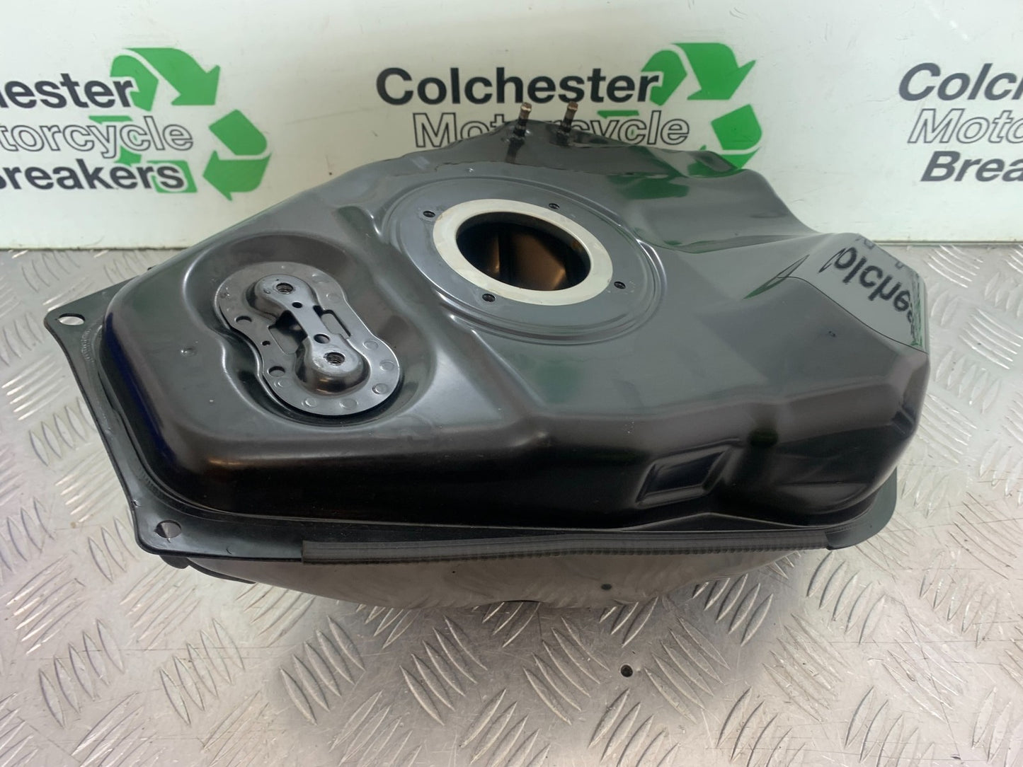 YAMAHA YZF R7 PETROL TANK YEAR 2022-2025 (CMB1255)