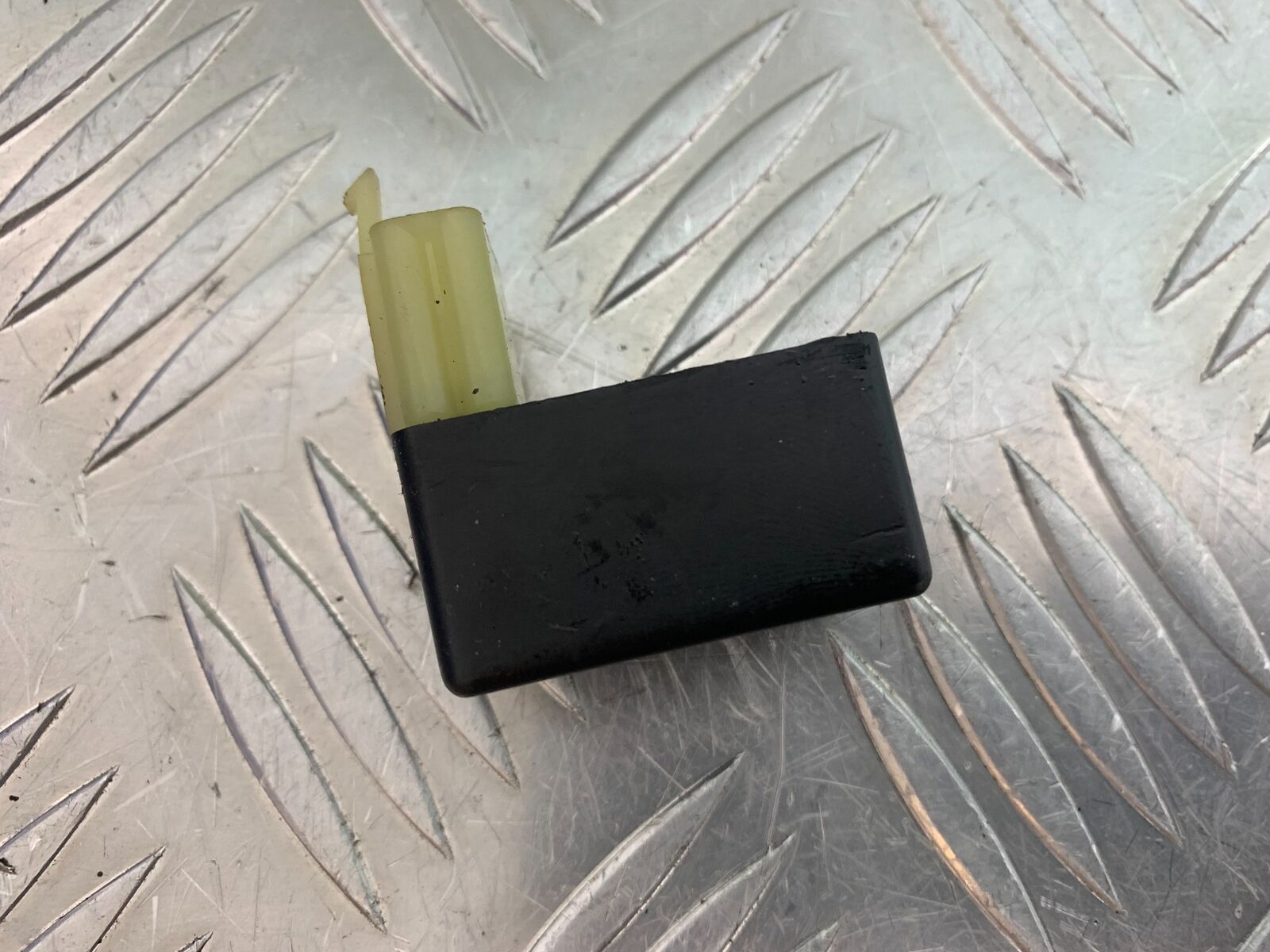 HONDA VT1100 C SHADOW SPIRIT RELAY  2002-2003 (CMB1035)