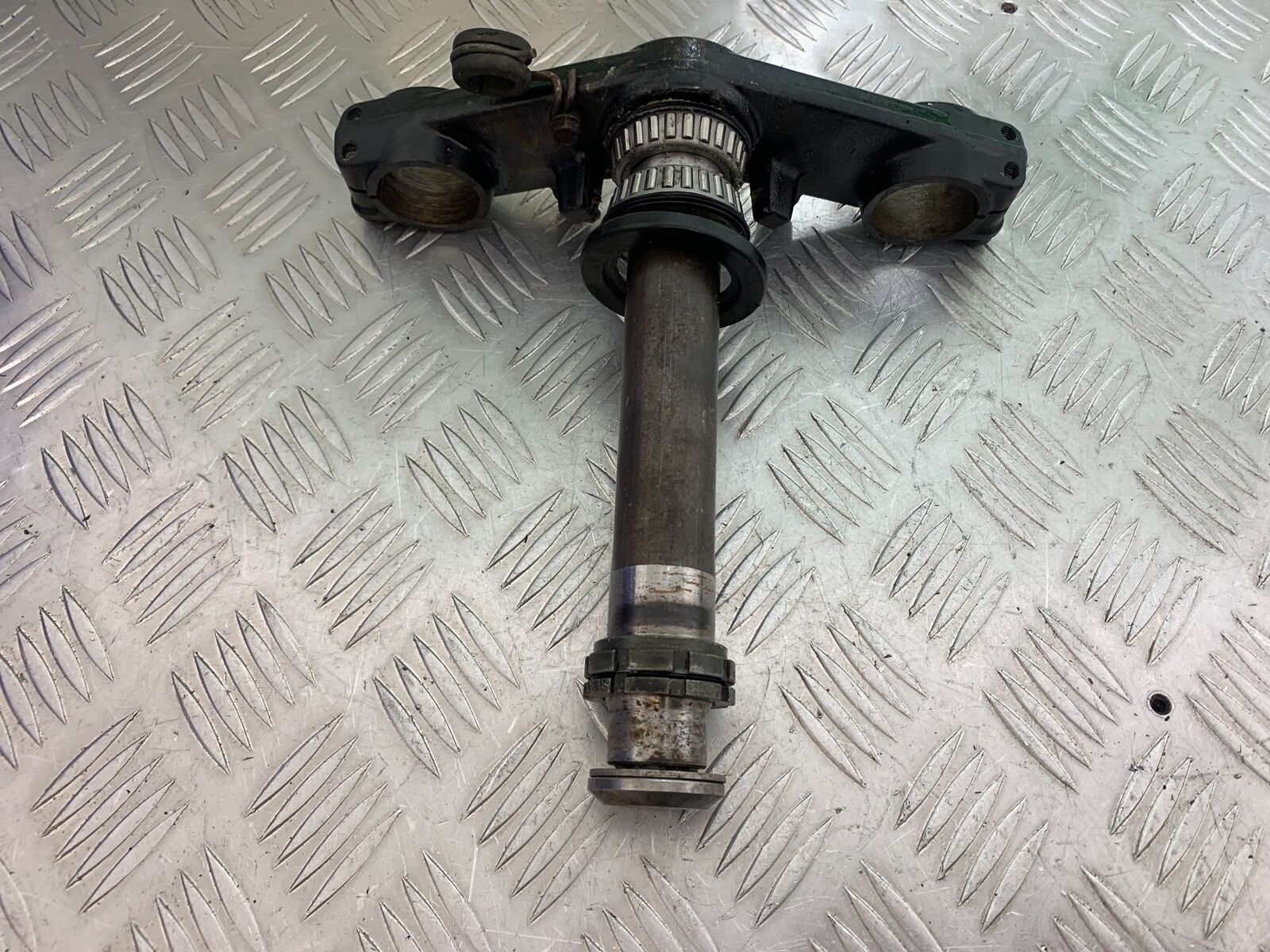 KAWASAKI Z750 Z 750 BOTTOM YOKE  YEAR 2004-2006  (CMB1104)