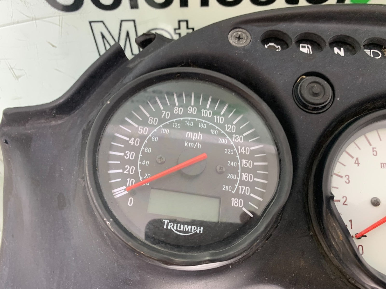 TRIUMPH 955i SPRINT ST CLOCKS SPEEDO DASH (DAMAGED) YEAR 1999-04 (CMB1230)