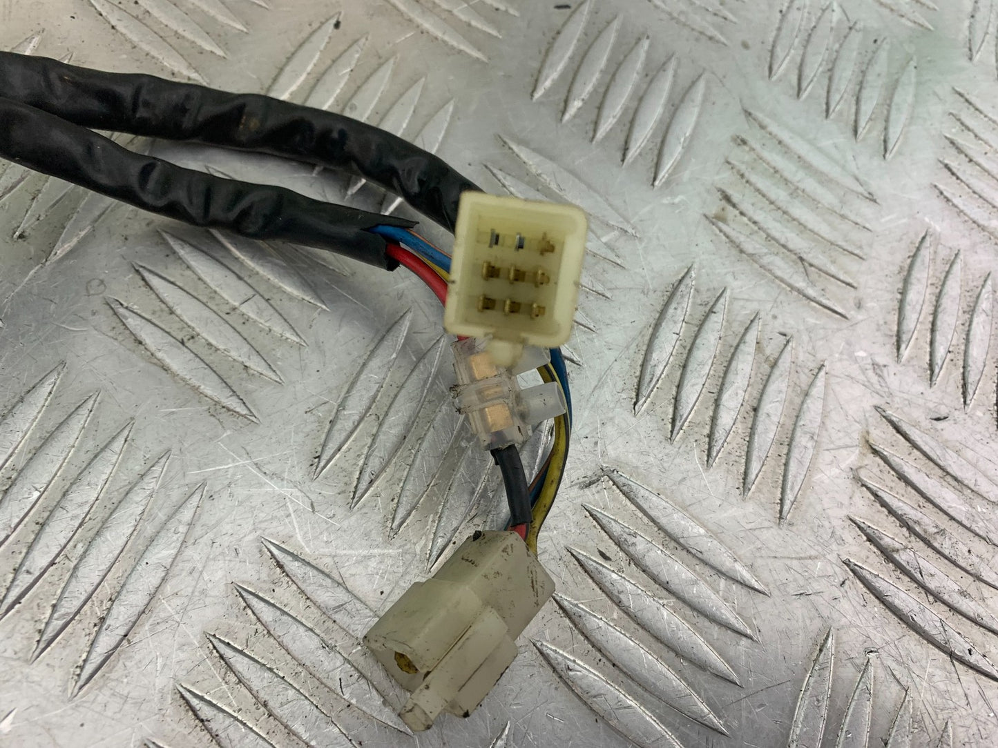 HONDA NTV 600 REVERE FUSE BOX  YEAR 1988-1996  (CMB1281)