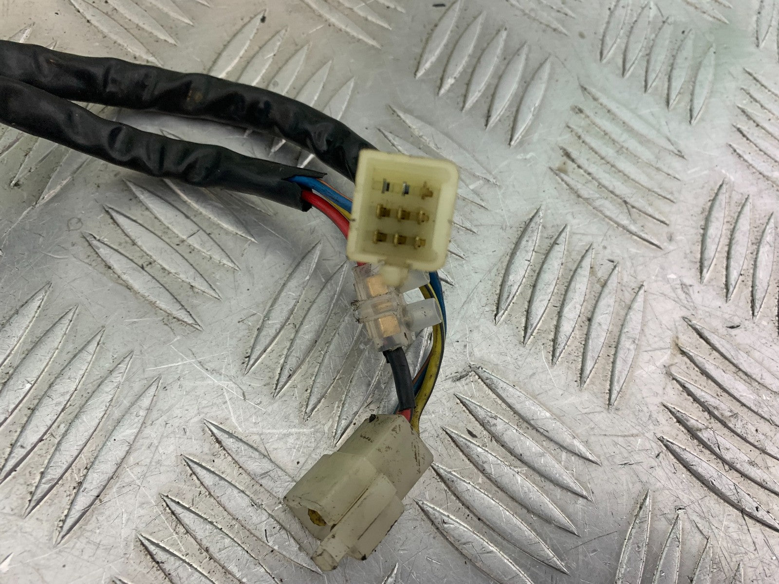 HONDA NTV 600 REVERE FUSE BOX  YEAR 1988-1996  (CMB1281)