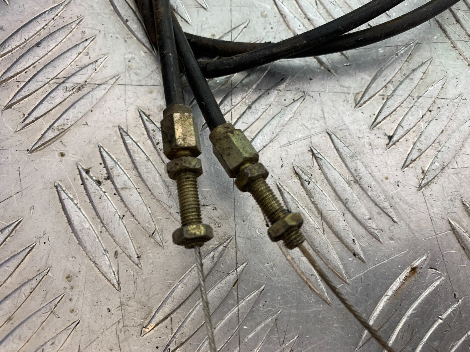 KAWASAKI KLR250 KLR 250 THROTTLE CABLES  YEAR 1984-2001 (CMB1225)
