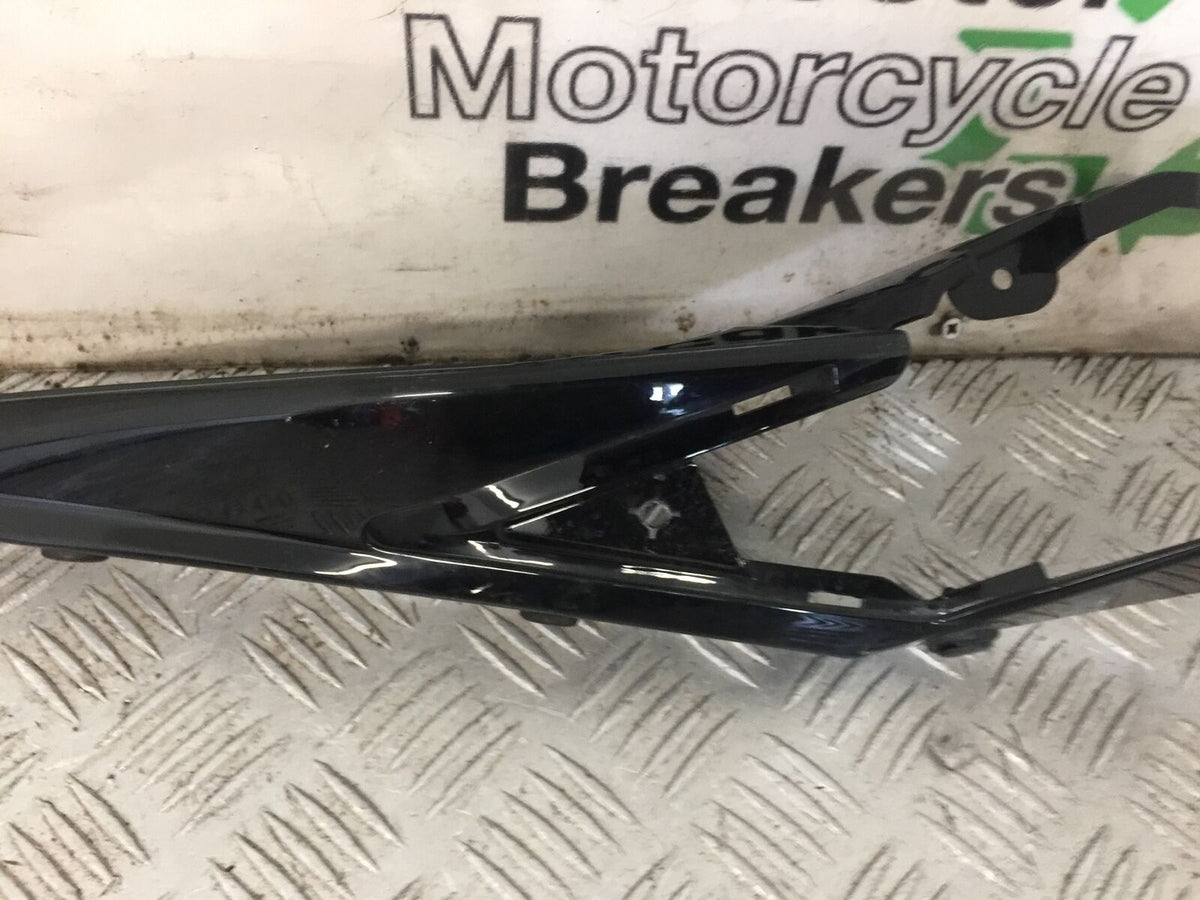SUZUKI GSXR750 GSXR 750 K8 K9 L0 LEFT SEAT PANEL  YEAR 2009 (STOCK 851)