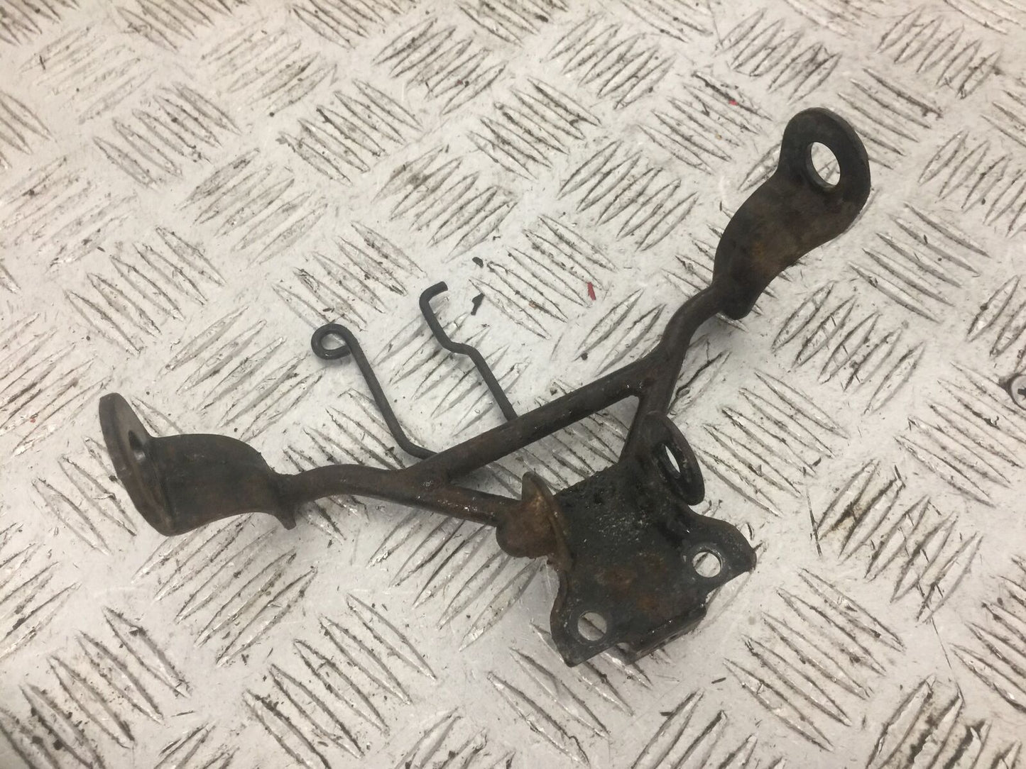 YAMAHA XV535 XV 535 VIRAGO HEADLIGHT BRACKET  YEAR 1994-02 (STOCK 772)