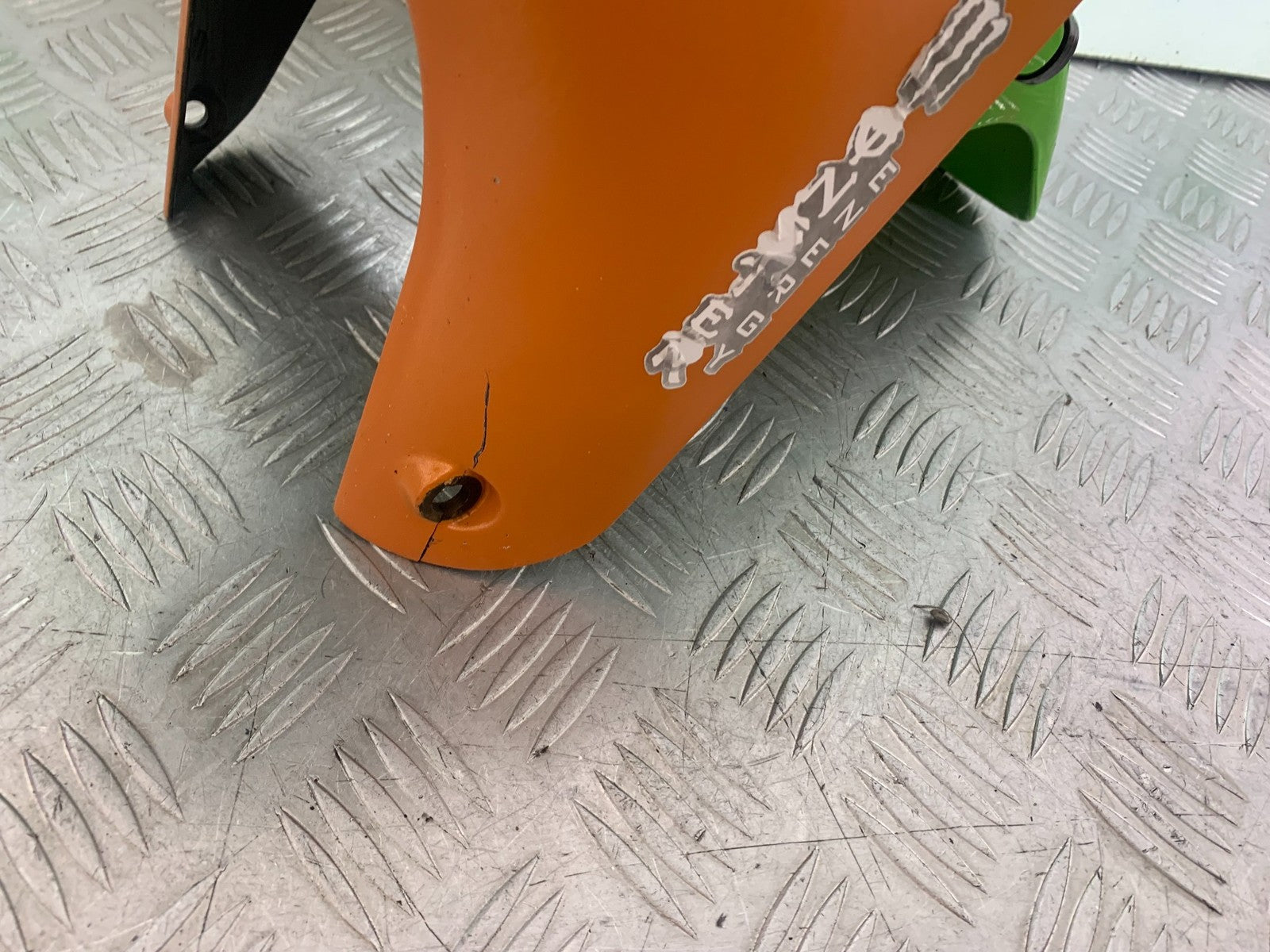 KAWASAKI ZX9R ZX9 E1 FRONT MUDGUARD  YEAR 2000-01 (CMB1171)