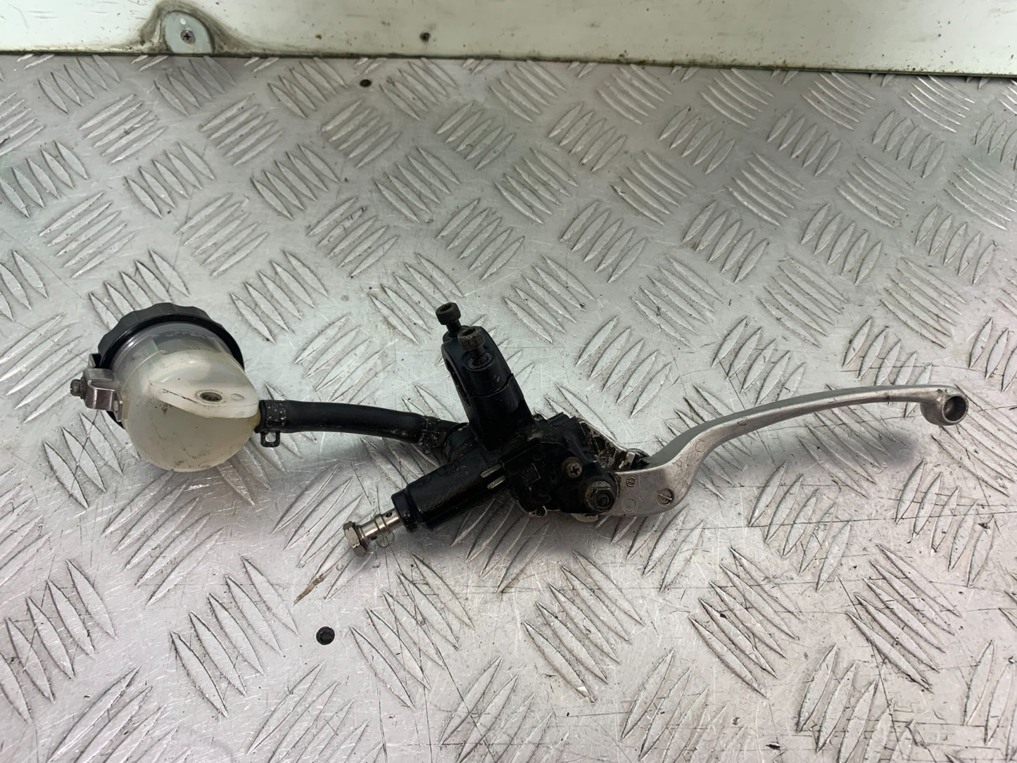 KAWASAKI ZX9R ZX9 R FRONT BRAKE MASTER CYLINDER  YEAR 1998-1999 (CMB1329)