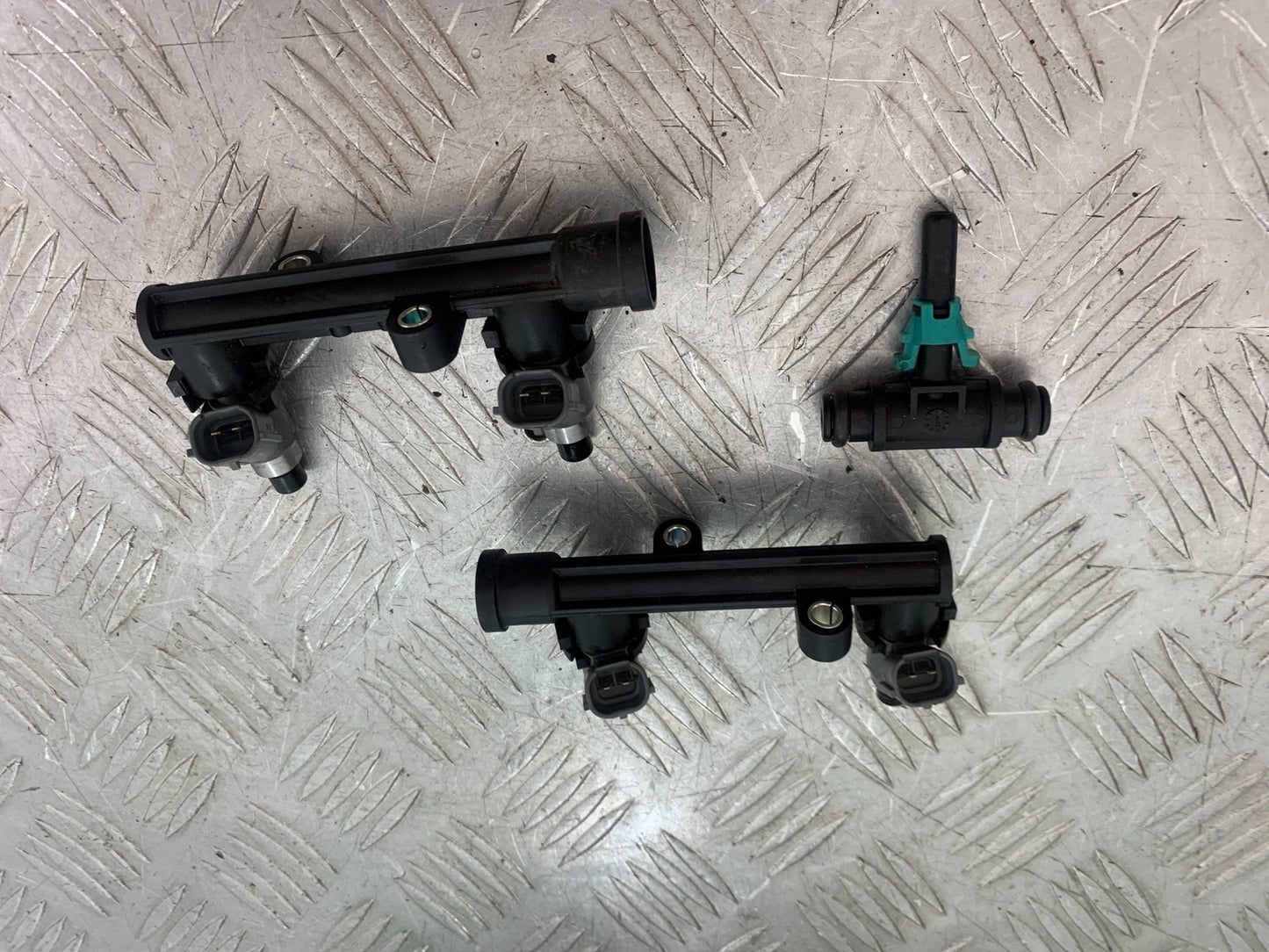 HONDA CBR1000 rr FIREBLADE INJECTORS   YEAR 2012-2016 (CMB1198)