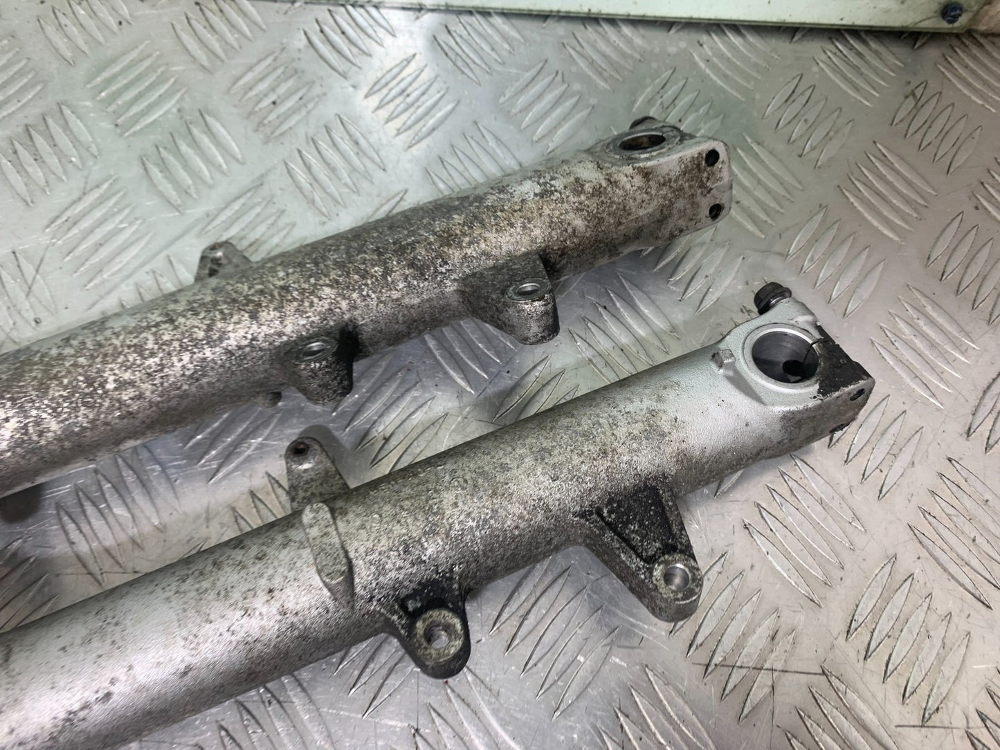 HONDA NT 700 V DEAUVILLE FORKS (BENT SOLD AS PARTS)   YEAR 2006-2011 (CMB1211)