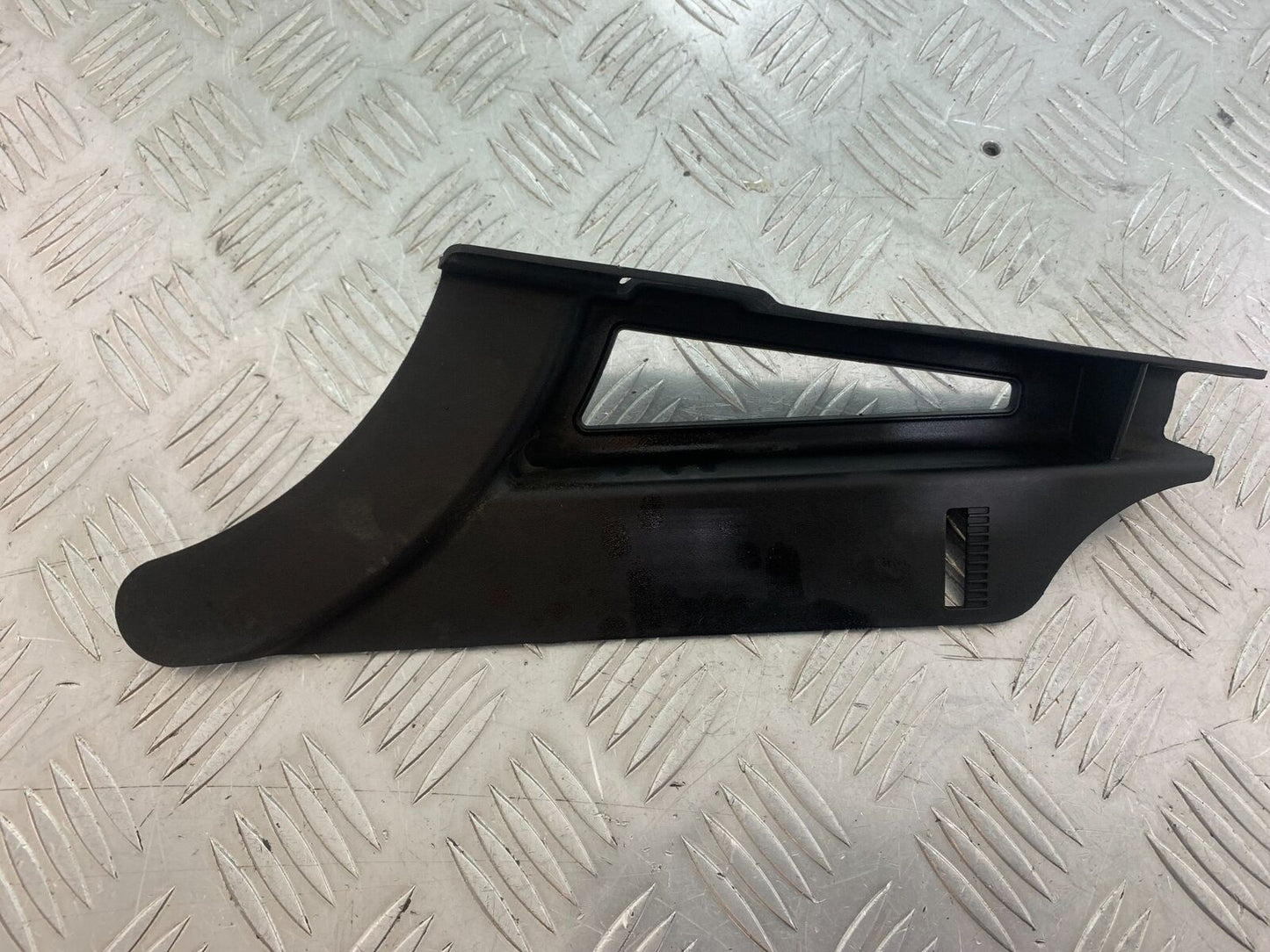 HARLEY DAVIDSON XL883 N IROD INNER CHAIN GUARD    YEAR 2020  (CMB1116)