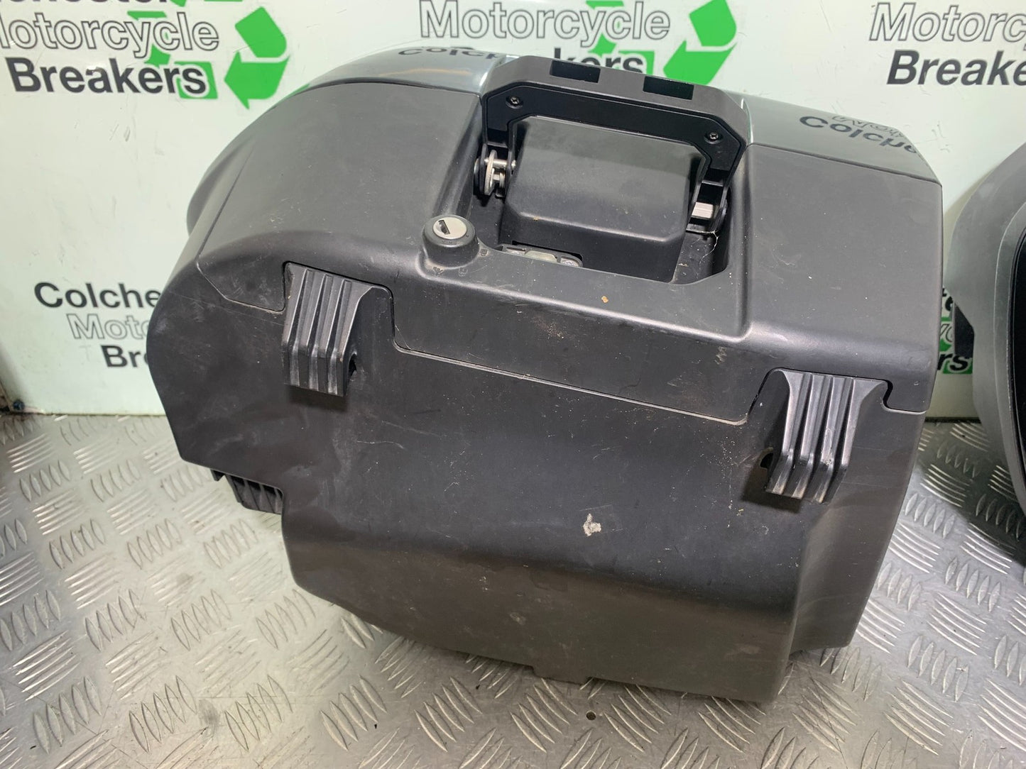TRIUMPH 1050 SPRINT GT PANNIERS TOP BOX   YEAR 2010-2016 (CMB1250)