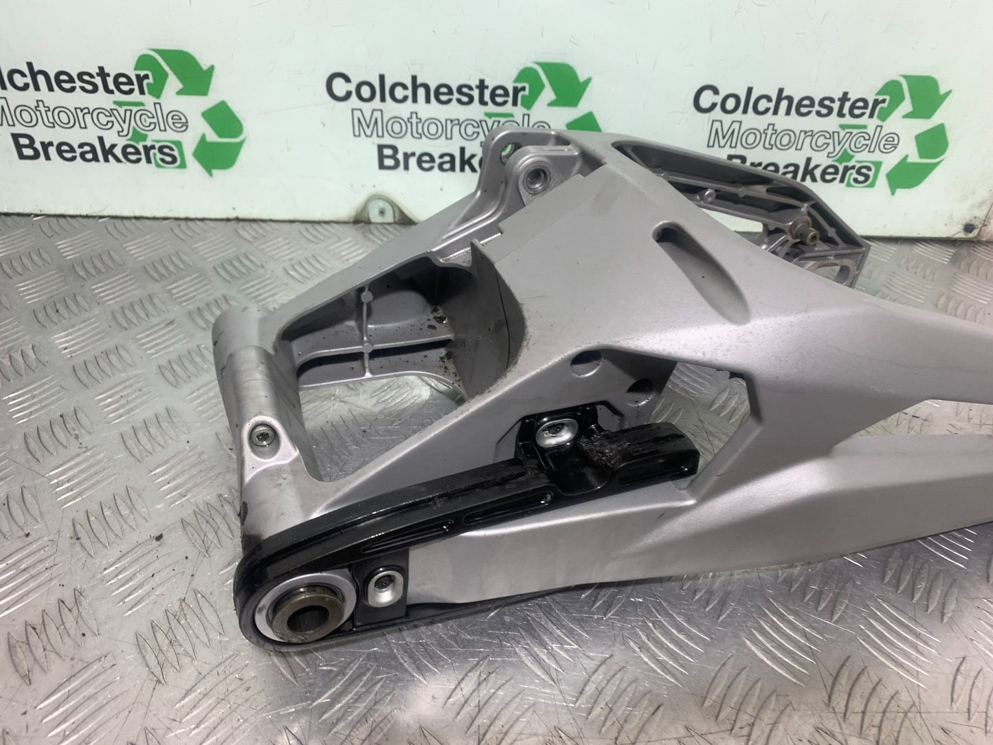 APRILIA SL750 SL 750 SHIVER SWINGARM YEAR 2008-2016 (CMB1242)